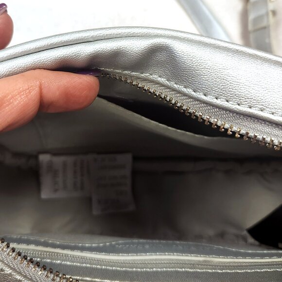 Badgley Mischka Silver Crossbody Bag NWT - Picture 5 of 6